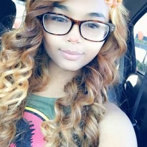 Meet your Posher, Isabel argentina